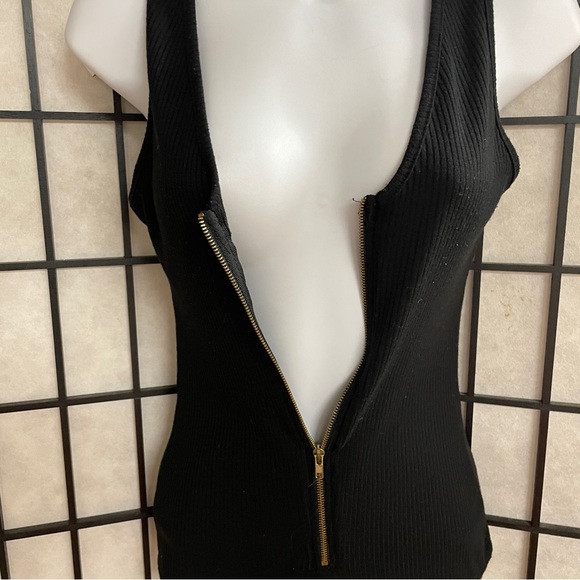 Addie ladies, sleeveless knit bodysuit, size small - Picture 2 of 7